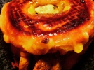 Mit Käse überbackener Donut