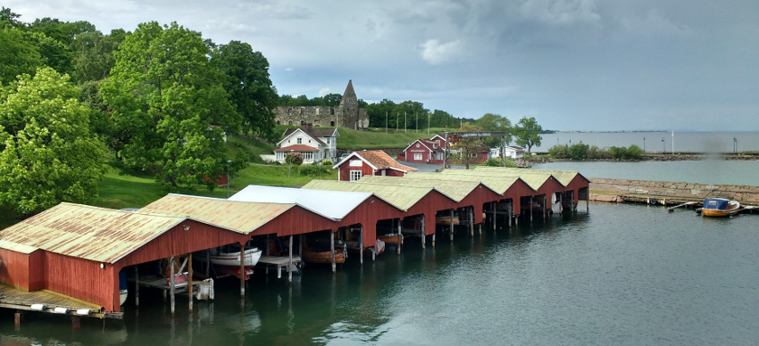 Blick auf die Insel Visingsö von der Fähre aus