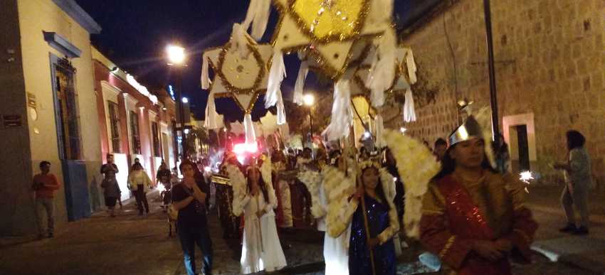 20180427_Oaxaca Posada Weihnachten Prozession (c) Jäger des verlorenen Schmatzes