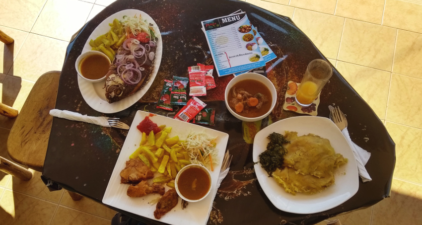 Noch einmal ugandisch essen vor dem Heimflug!