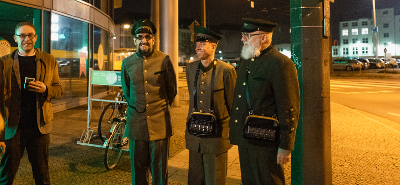 Wer sind die Herren in Uniform?